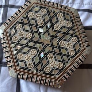Octagonal Inlaid Mosaic Decorative Box - Mother of Pearl Detail